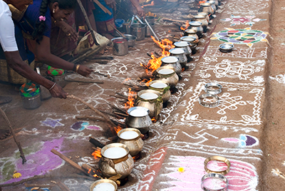 Rassemblement de gens pour le Pongal